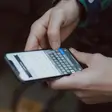 Telefonul vechi poate valora mai mult decât crezi: cum te ajută buy-back-ul