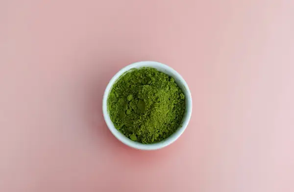 Cum recunoști un matcha de calitate. Ghid pentru cumpărători