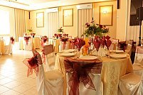 Restaurant La Rousse Timisoara ofera sala de botez cu 30 - 80 de locuri