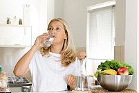 10 beneficii uimitoare ale apei filtrate pentru sănătatea ta